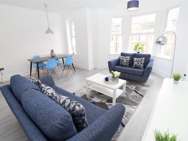 Apartment for rent in Plasnewydd, Falcon Lodge