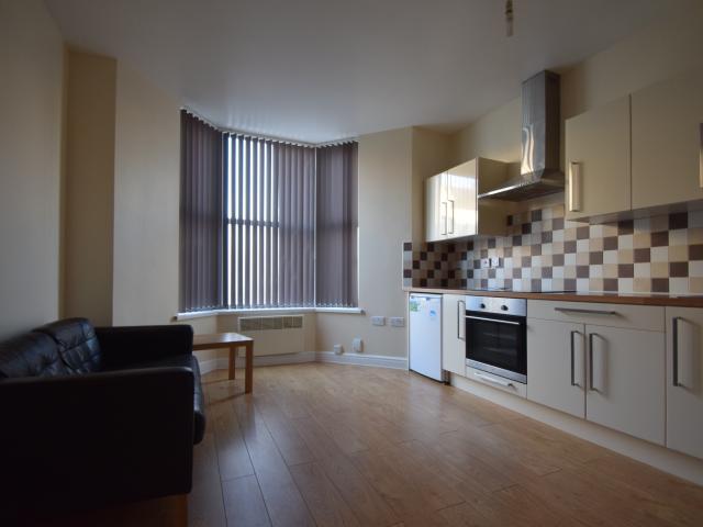 Apartment for rent in Plasnewydd, Falcon Lodge