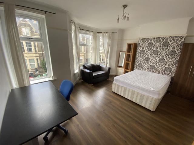 Apartment for rent in Plasnewydd, Falcon Lodge