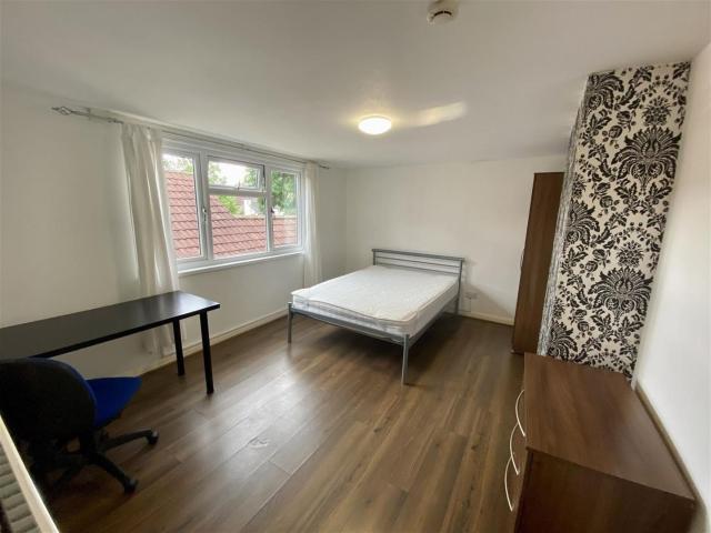 Apartment for rent in Plasnewydd, Falcon Lodge