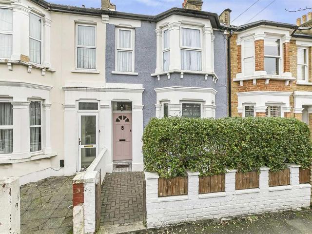 Apartment for rent in Leyton, Greater London