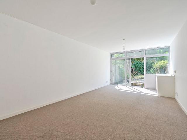 House for rent in Southfields, Greater London