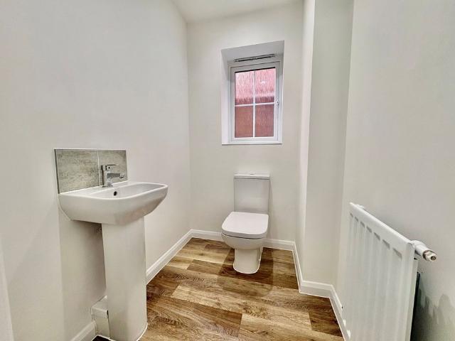House for rent in Dixons Green, West Midlands