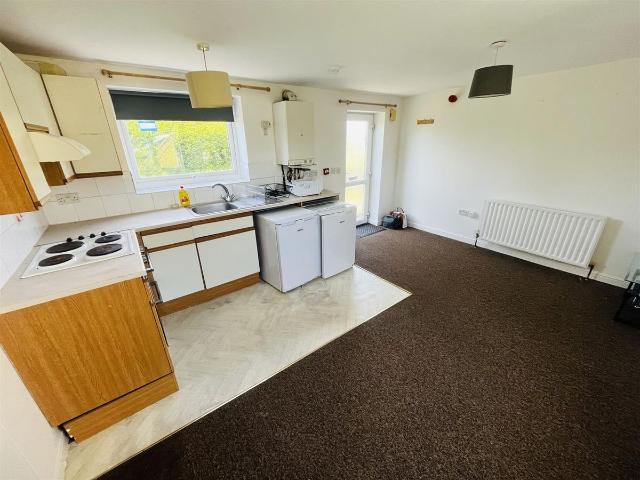 Studio for rent in Yatton, North Somerset