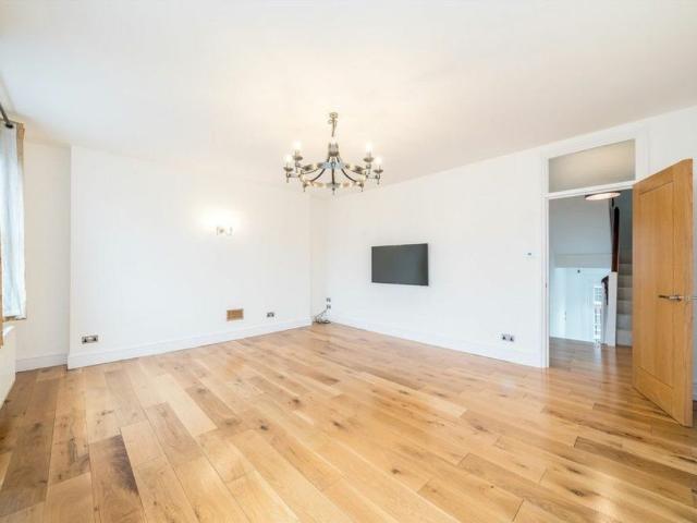 Apartment for rent in Pimlico, Isle Of Man