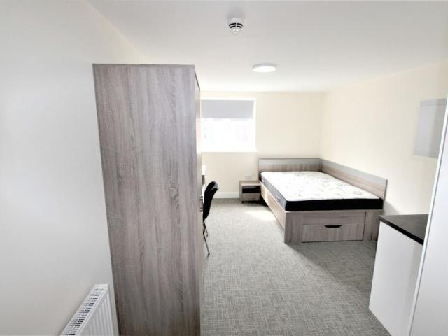 Studio for rent in Ball Hill, West Midlands