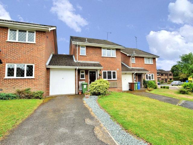 House for rent in Martin's Heron, Winkfield