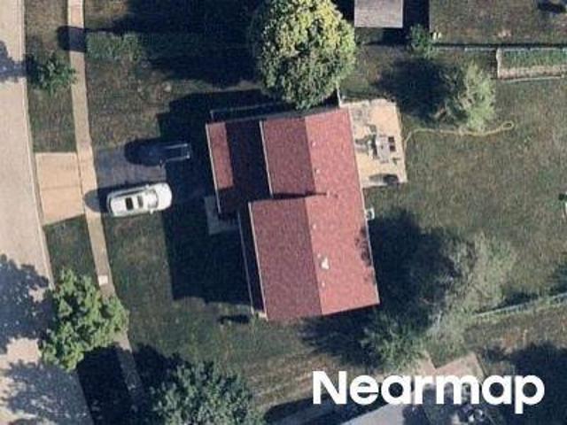 House for sale in Mchenry, Illinois