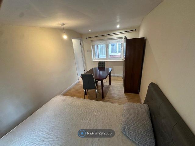 Apartment for rent in London Borough of Hounslow, Greater London