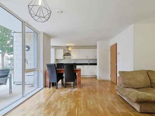 House for sale in London Borough of Hounslow, Cat Hill