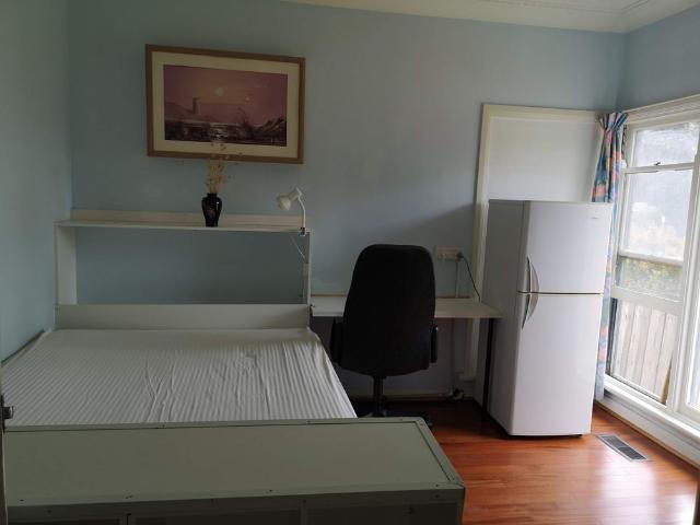 Room for rent in Camerons Creek, Victoria