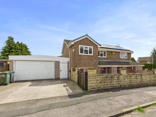 House for sale in Broad Folds, Clayton