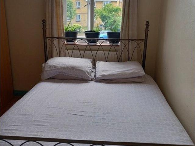 Room for rent in Hook, Greater London
