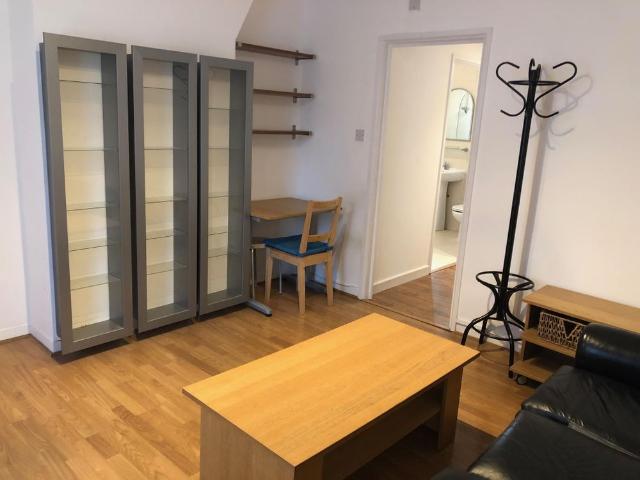 Apartment for rent in Oval, Cat Hill