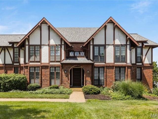 Condo for sale in Ballwin, Missouri