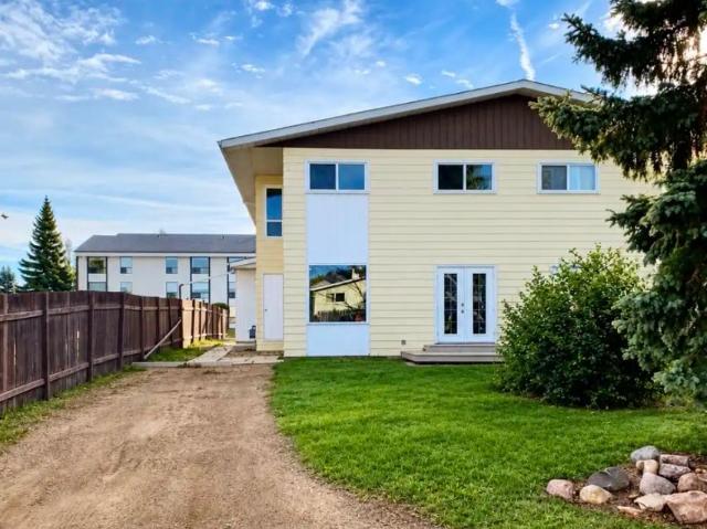 Townhouse for rent in Vegreville