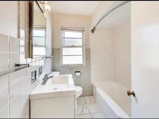 Room for rent in Elmwood Park, Illinois