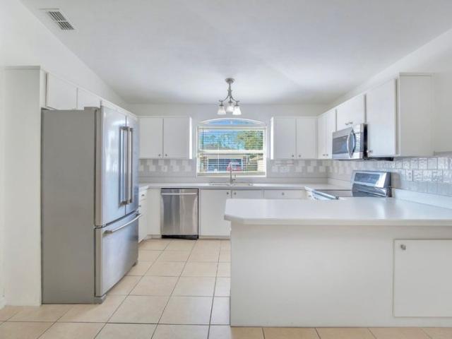 Room for rent in Port Orange, Florida