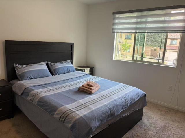 Room for rent in Spring Mountain Ranch, Riverside