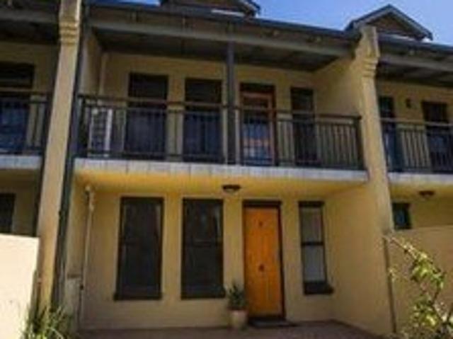 Townhouse for rent in Cockburn, Western Australia