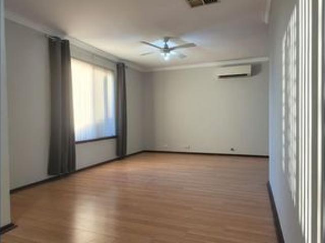 House for rent in Forrestfield, Western Australia