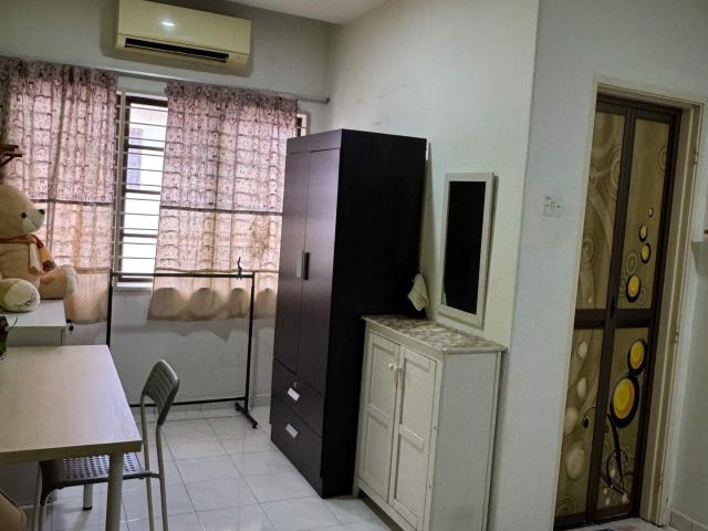 Room for rent in Petaling, Damansara Damai