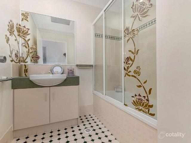 Room for rent in Clear Island Waters, Gold Coast City