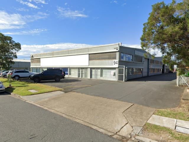 Warehouse for rent in Toombul, Queensland