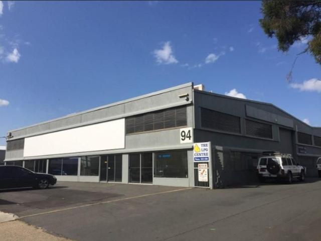 Warehouse for rent in Toombul, Queensland