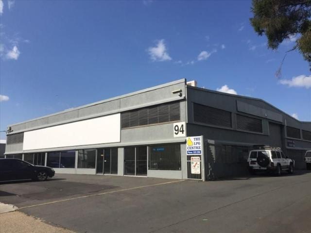 Warehouse for rent in Toombul, Queensland
