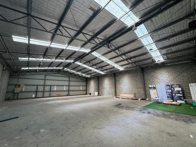 Warehouse for rent in Queanbeyan West, Queanbeyan