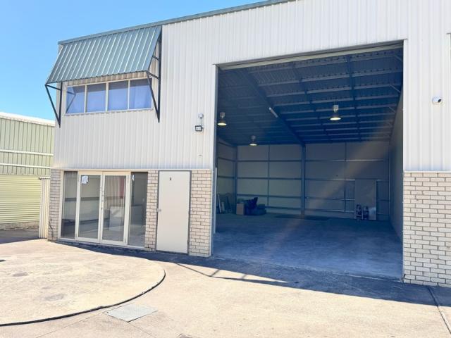 Warehouse for rent in Toombul, Queensland