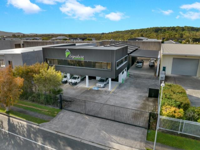 Warehouse for rent in Kings Creek, Queensland