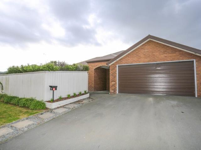 House for rent in Chaslands, Canterbury