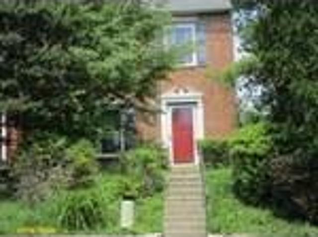 House for sale in Parkville