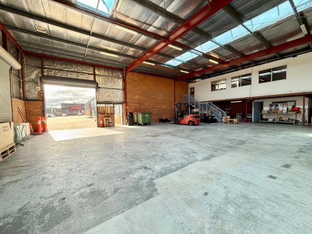 Warehouse for rent in Fyshwick, Canberra