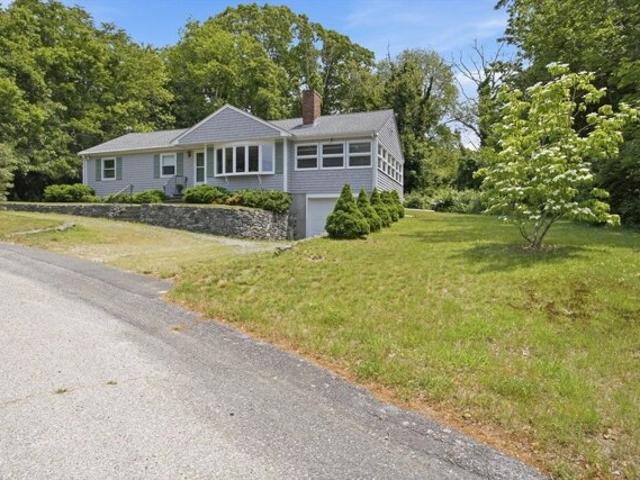 House for sale in Manomet, Massachusetts
