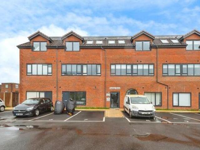 House for sale in Pachesham Park, Surrey