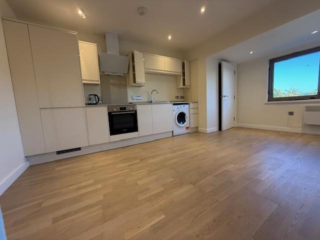 Apartment for rent in Pachesham Park, Surrey