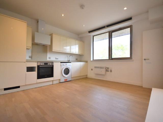 Apartment for rent in Pachesham Park, Surrey