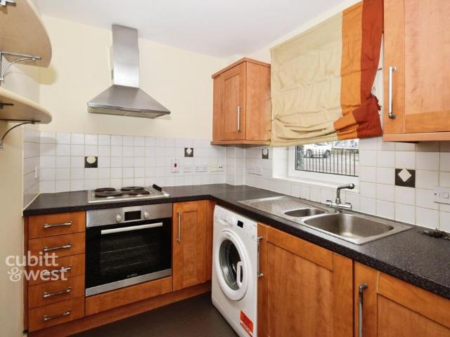Apartment for rent in Rosehill, Greater London