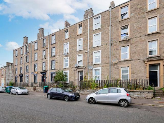 Apartment for rent in Law, Scotland