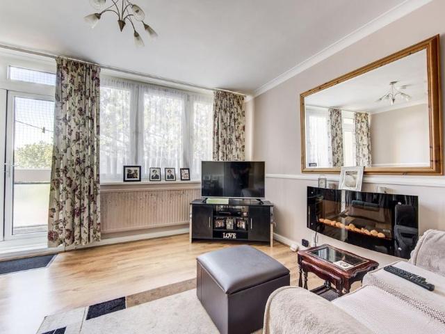 Apartment for rent in West Kensington, Greater London