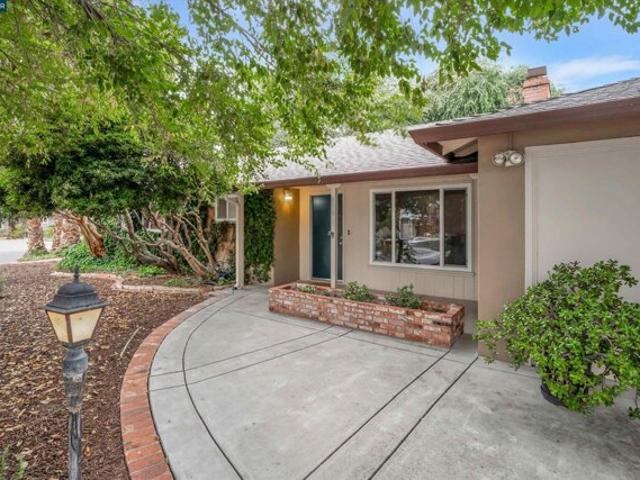 House for sale in Pleasant Hill, California