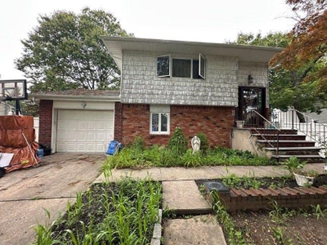 House for sale in Smithtown, New York