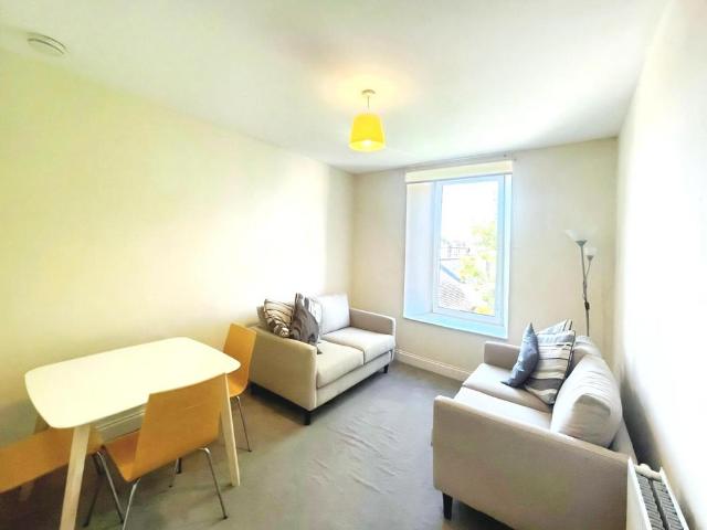 Apartment for rent in Southside, Scotland