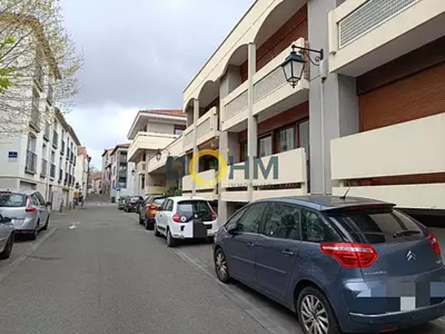 Garage vente à Clermont-Ferrand, Clermont-ferrand