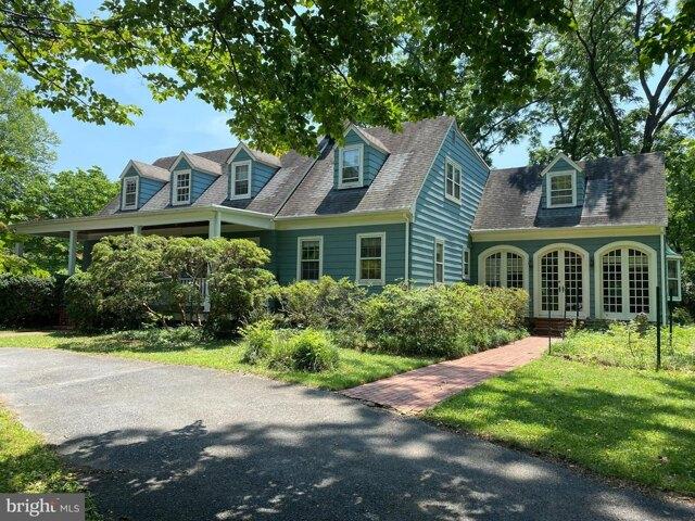 House for sale in Garrett Park