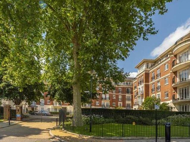 House for sale in Twickenham, Greater London