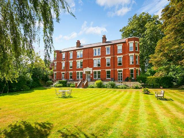 Apartment for rent in Petersham, Greater London
